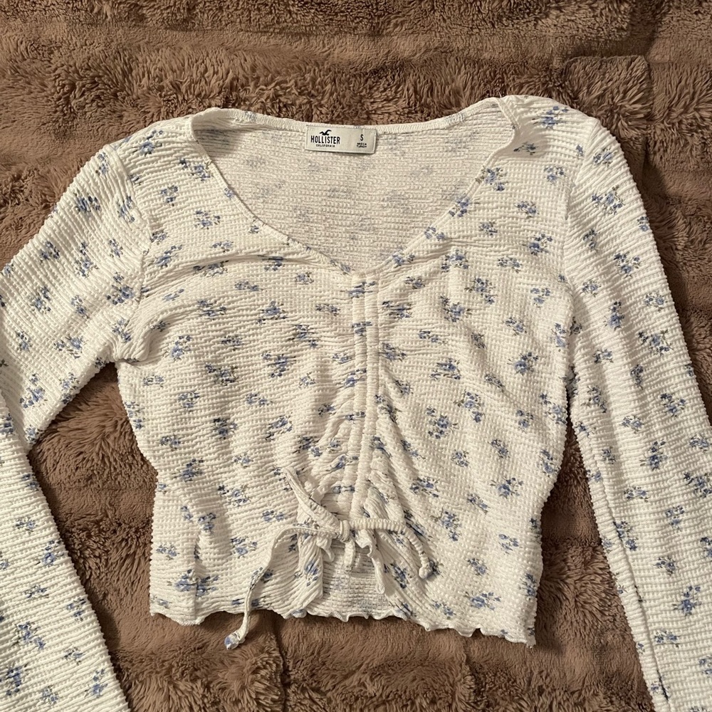 Hollister baby tee Size Small